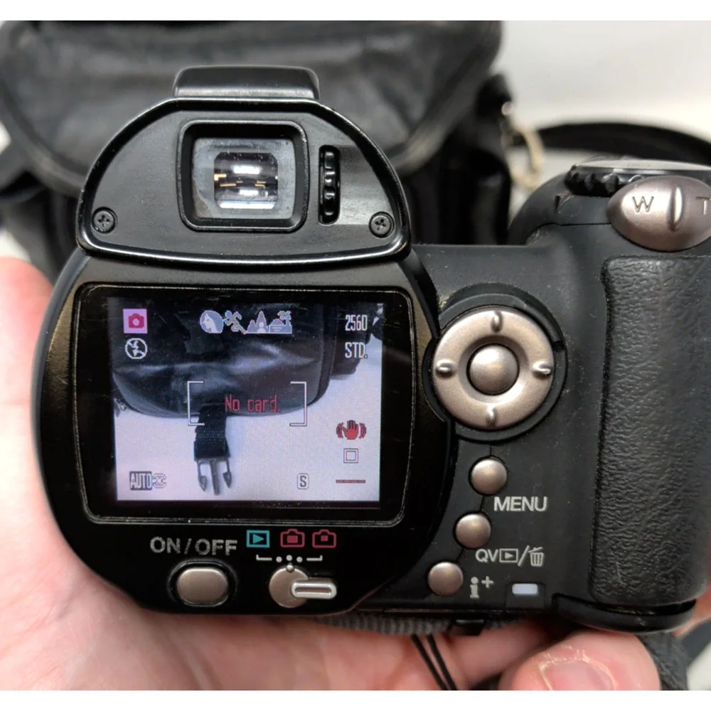 Konica Minolta DiMAGE Z5 Digital Camera 5.0MP 12x 35-420mm Optical Zoom Bridge
